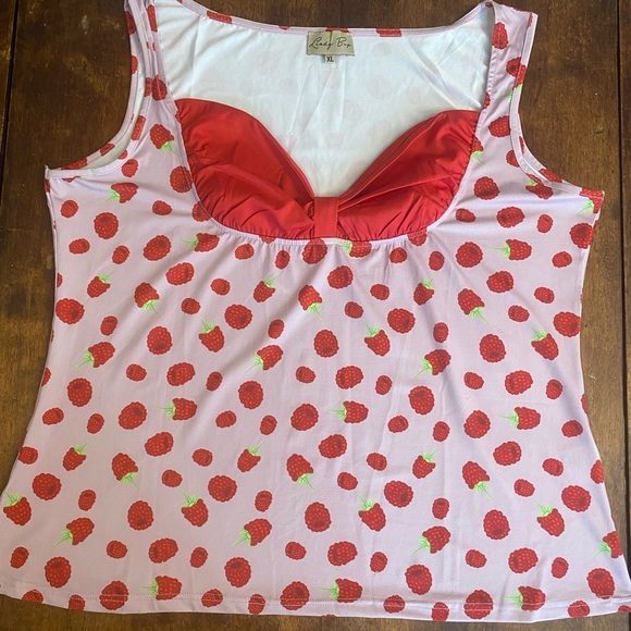 Raspberry Pin Up Top - Picture 8 of 8